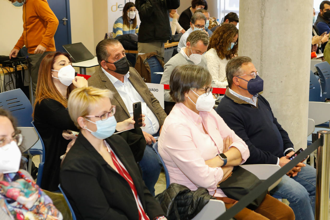 Fotos: El Pleno de Lorca aprueba la moción que afecta a la distancia de las granjas porcinas