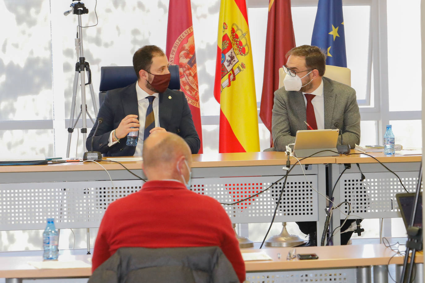 Fotos: El Pleno de Lorca aprueba la moción que afecta a la distancia de las granjas porcinas