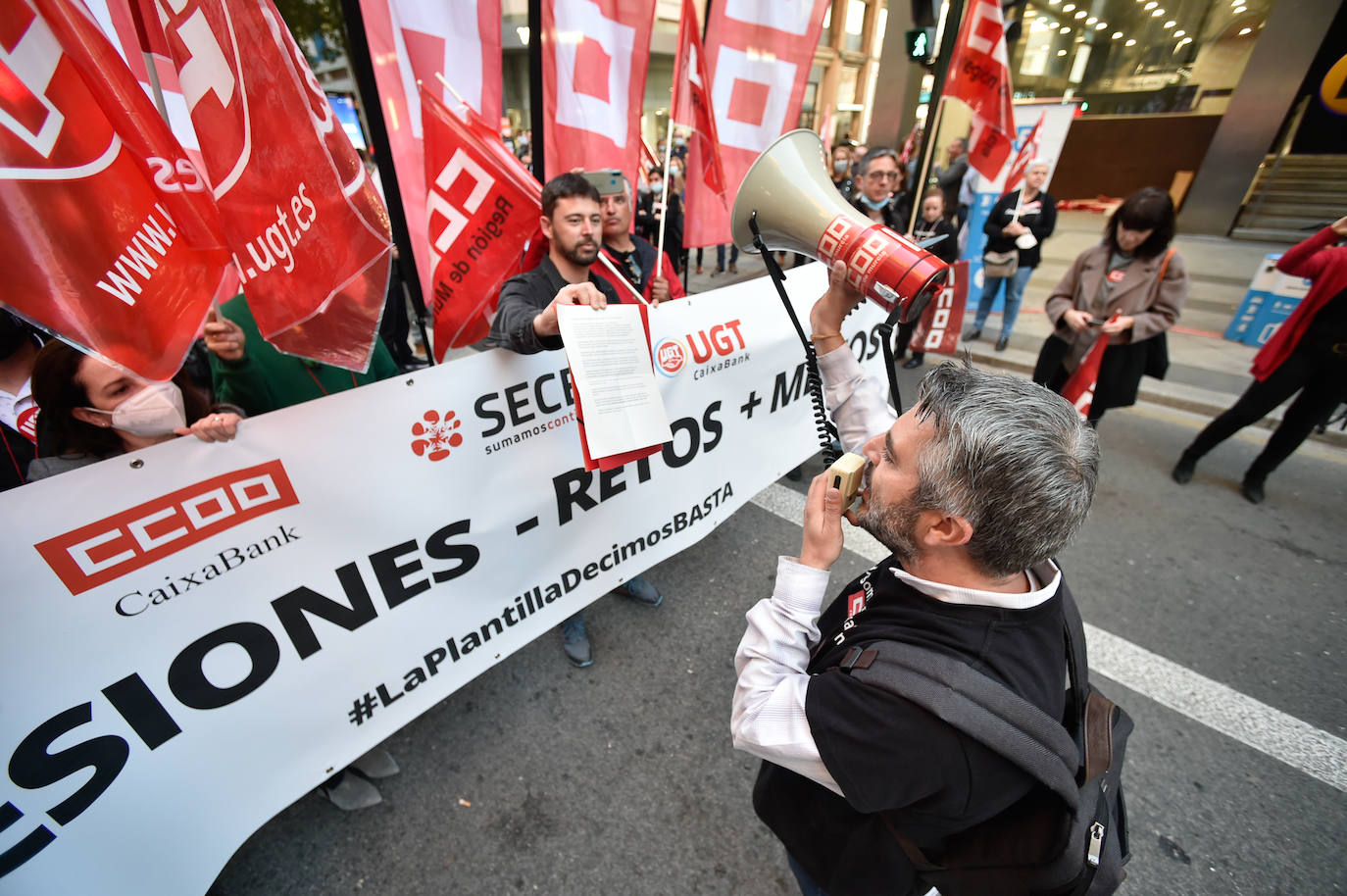 Fotos: Los trabajadores de CaixaBank se lanzan a la calle