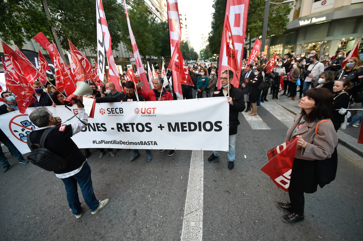 Fotos: Los trabajadores de CaixaBank se lanzan a la calle