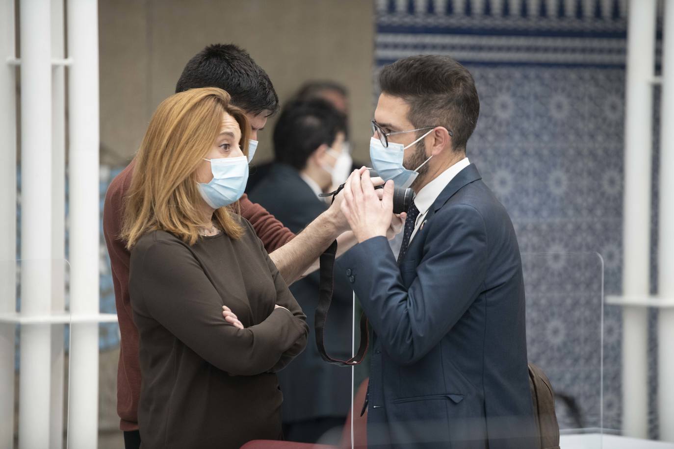Fotos: Pleno de la Asamblea Regional: Comunidad y bancos estudiarán medidas para mejorar eltrato a los mayores