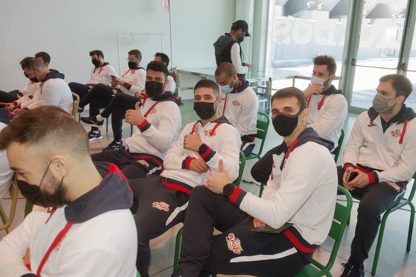 Fotos: ElPozo visita las instalaciones de Estrella de Levante