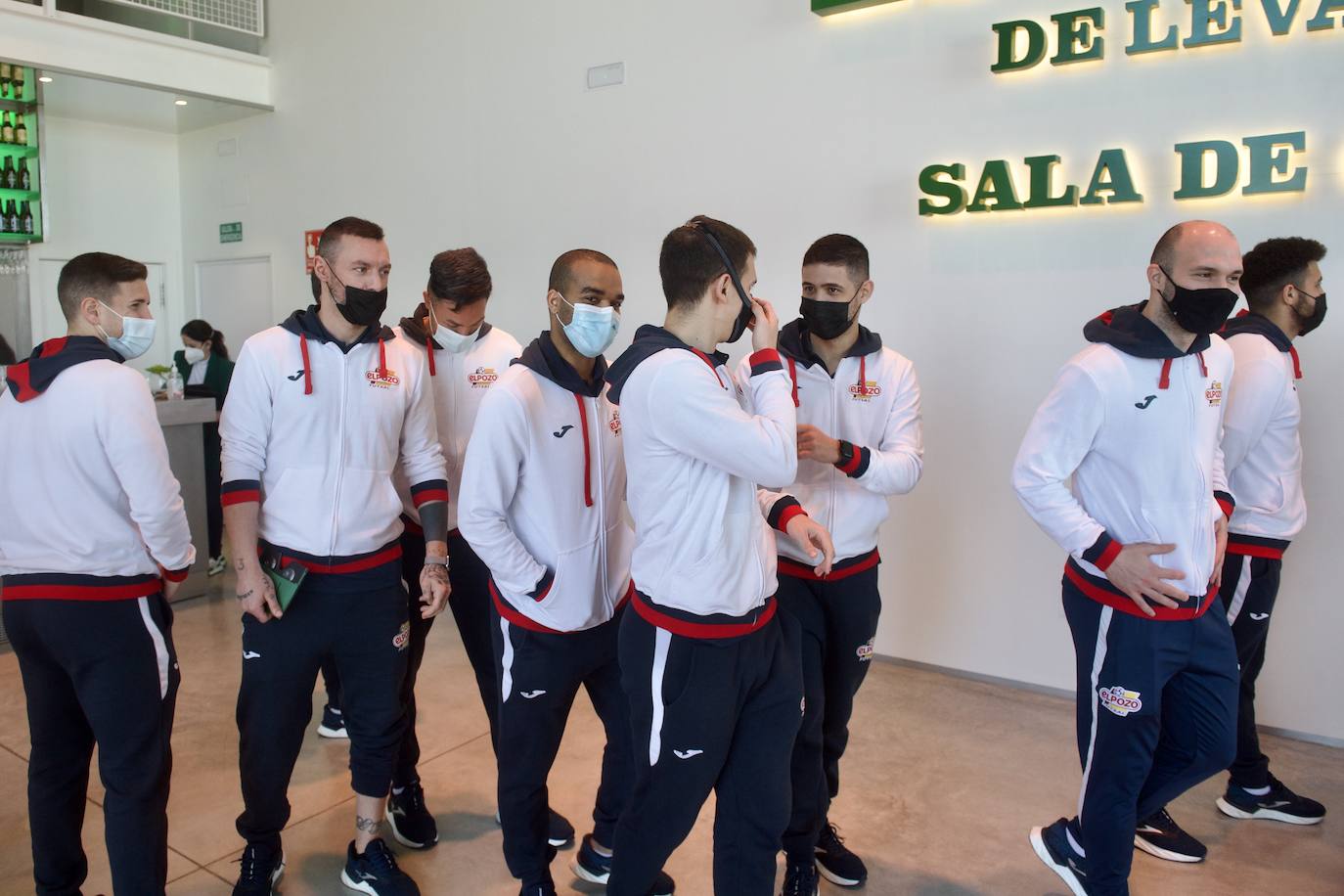 Fotos: ElPozo visita las instalaciones de Estrella de Levante