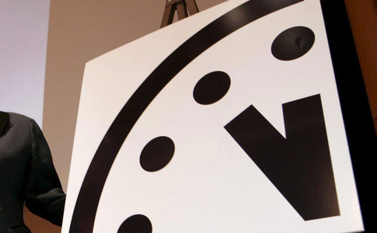 Doomsday Clock. 