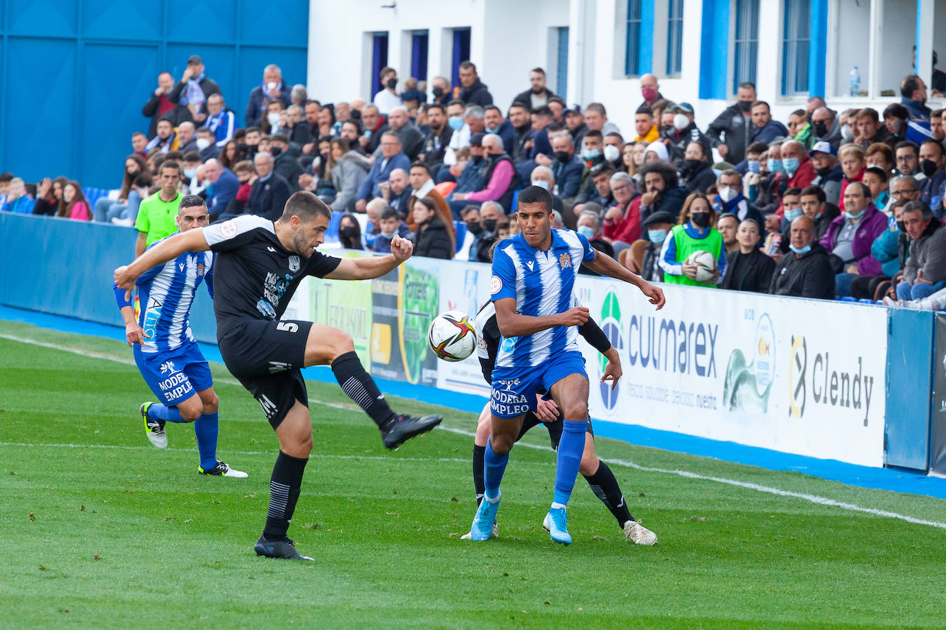 Fotos: El Águilas despierta contra el Mar Menor