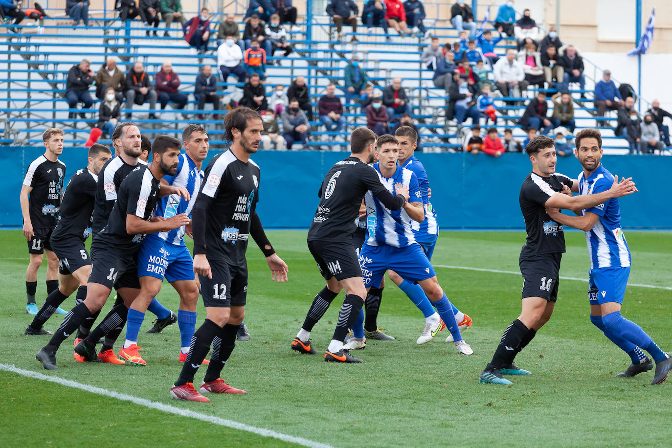 Fotos: El Águilas despierta contra el Mar Menor