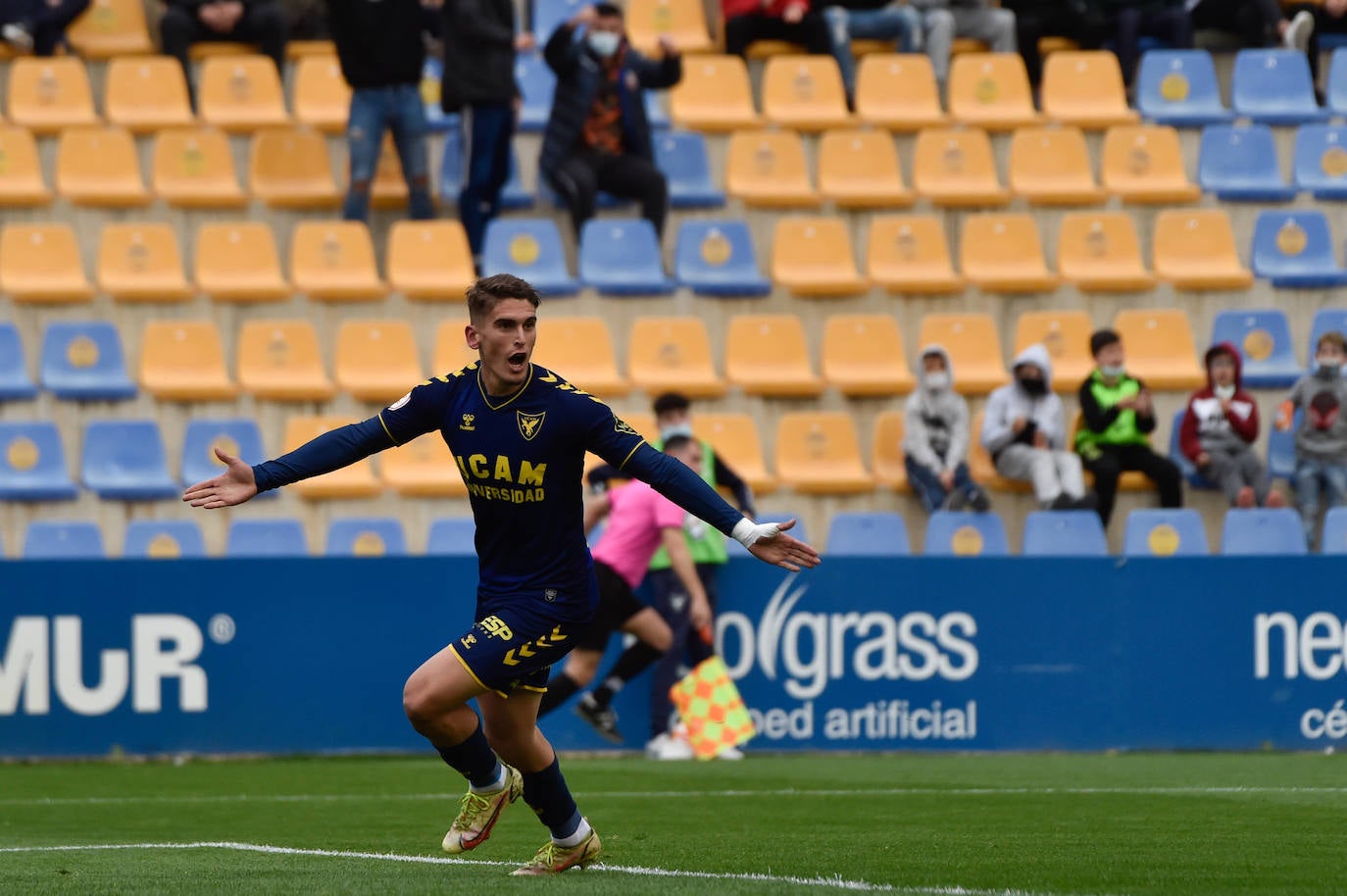 Fotos: La derrota del UCAM contra el San Fernando, en imágenes