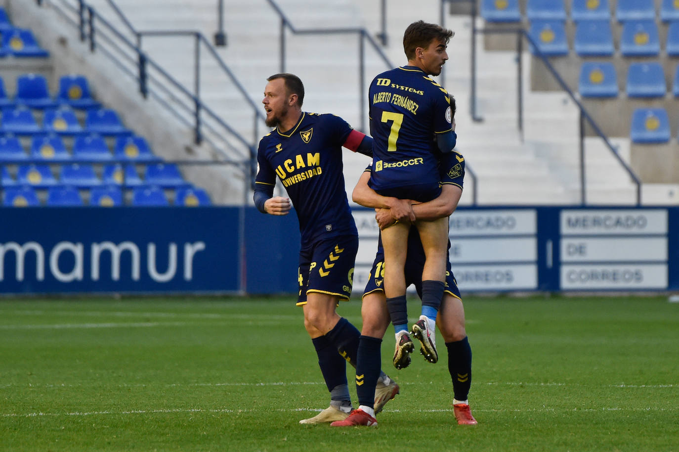 Fotos: La derrota del UCAM contra el San Fernando, en imágenes