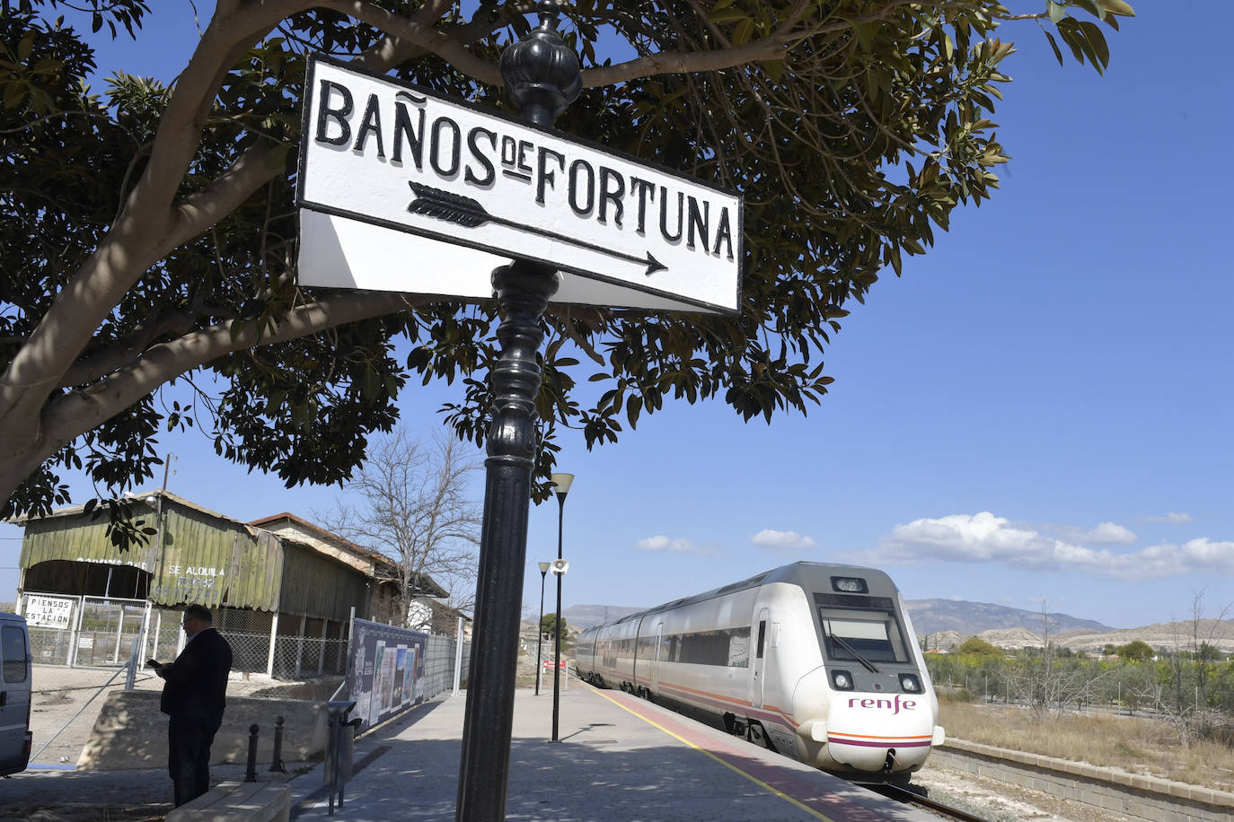 Fotos: Estreno en Archena con trenes casi vacíos