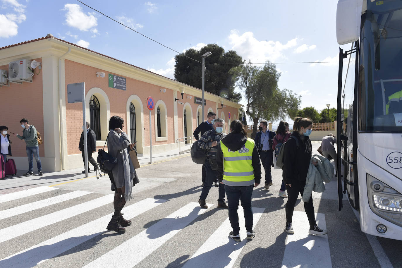 Fotos: Estreno en Archena con trenes casi vacíos