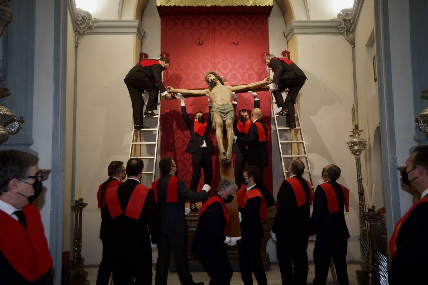 Fotos: Vía crucis de la Salud alrededor de la Catedral