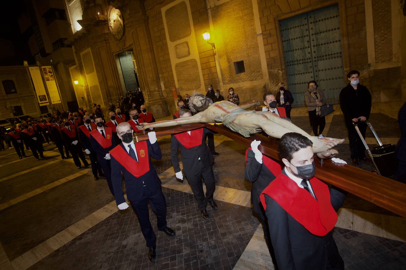 Fotos: Vía crucis de la Salud alrededor de la Catedral