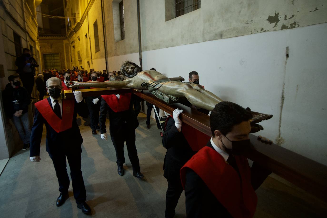 Fotos: Vía crucis de la Salud alrededor de la Catedral