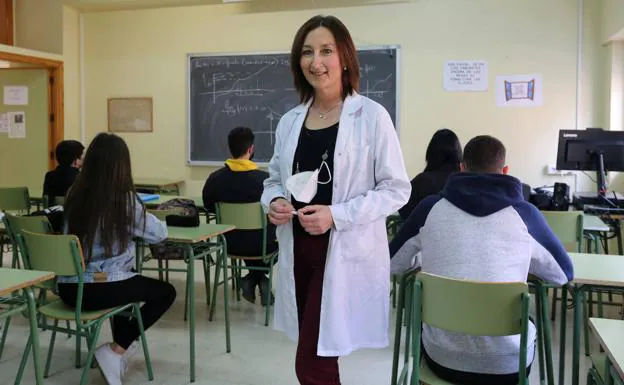 Isabel Sánchez Giménez, de 55 años y de Cartagena, es profesora de matemáticas en el IES Miguel Espinosa..