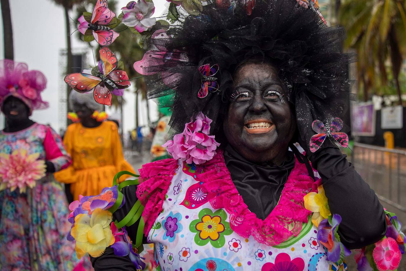 Fotos: Colorido y entusiasmo contra la lluvia