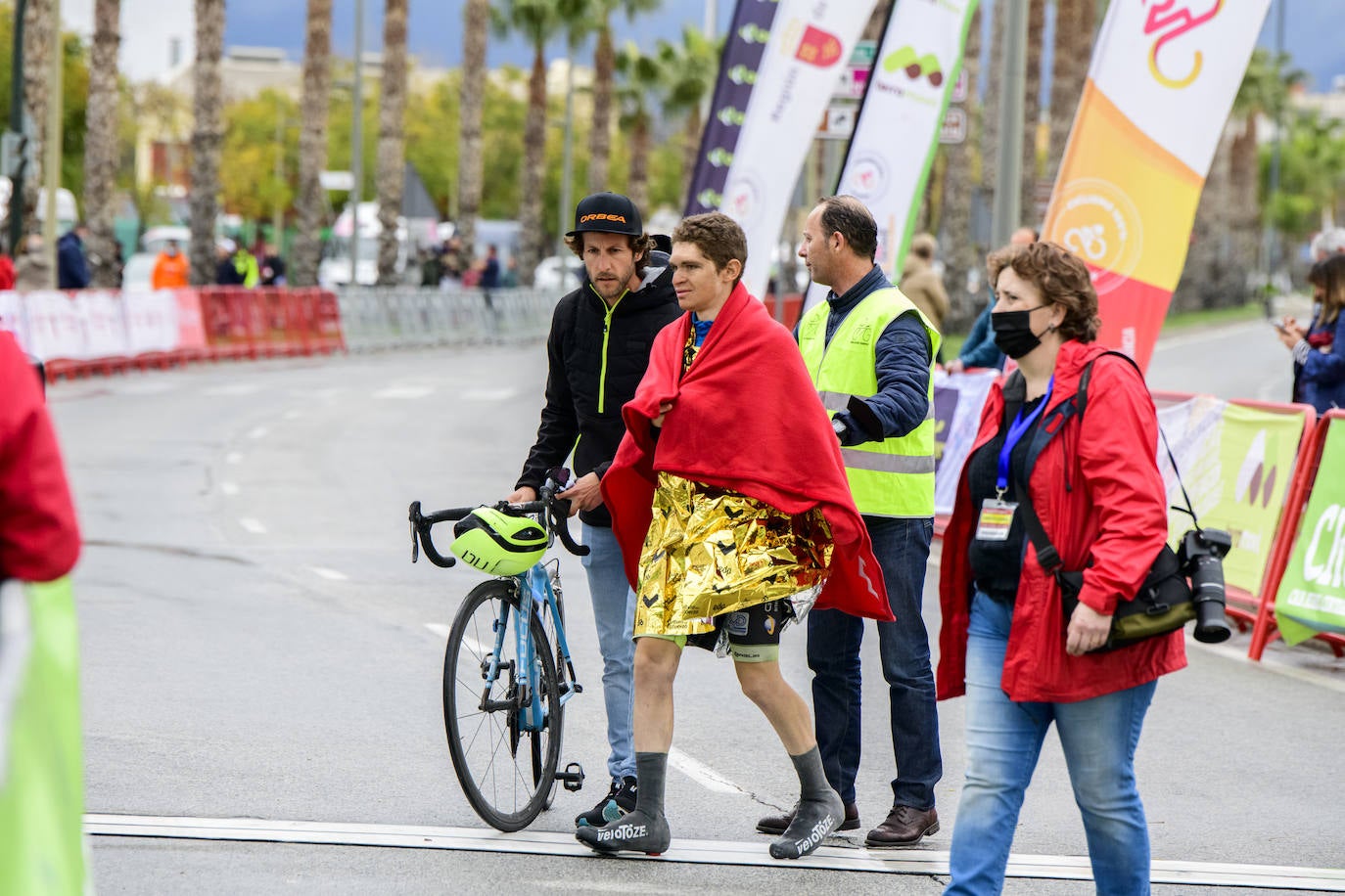 Fotos: Polémica por la presencia de un equipo ruso en el Trofeo Guerrita