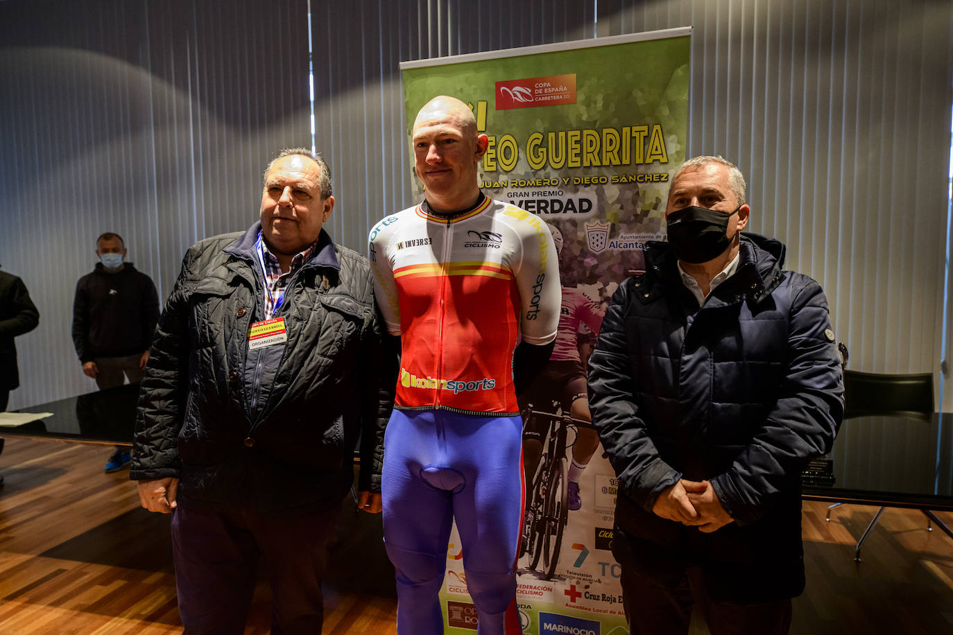 Fotos: Polémica por la presencia de un equipo ruso en el Trofeo Guerrita