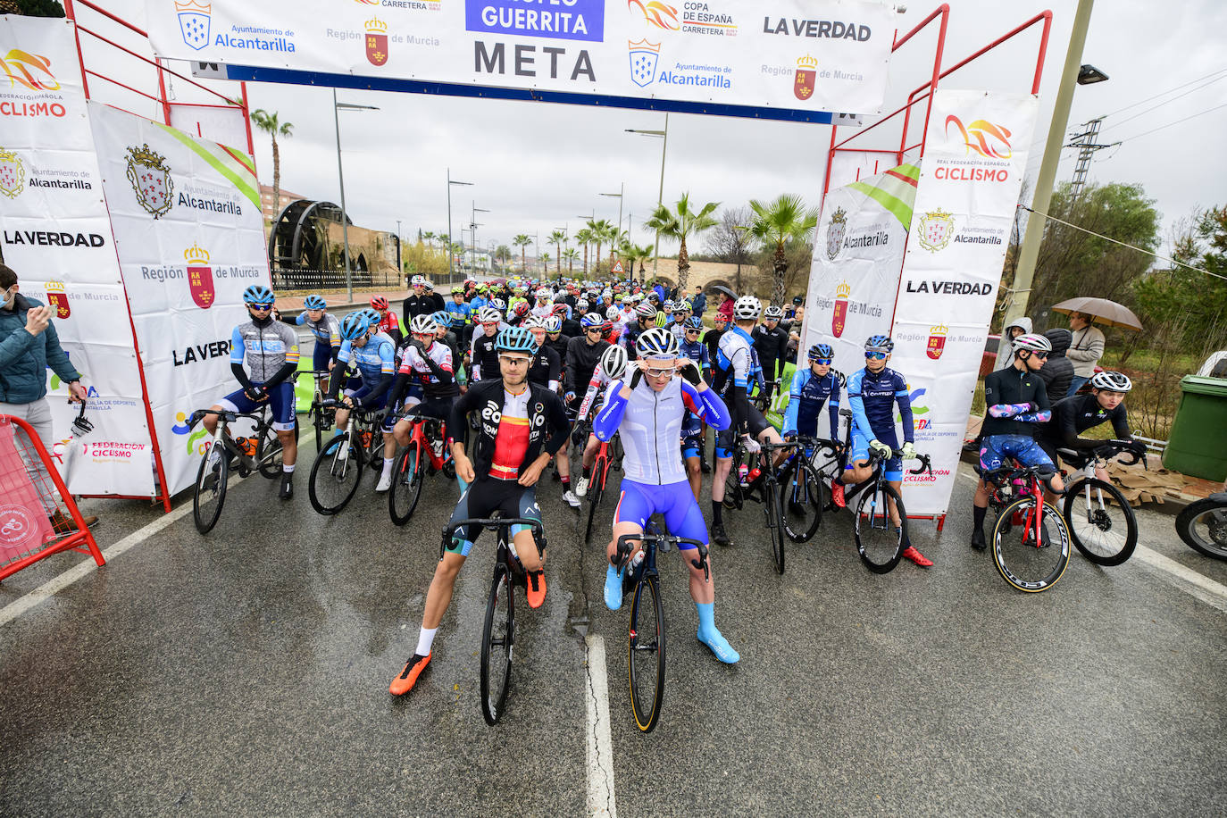 Fotos: Polémica por la presencia de un equipo ruso en el Trofeo Guerrita