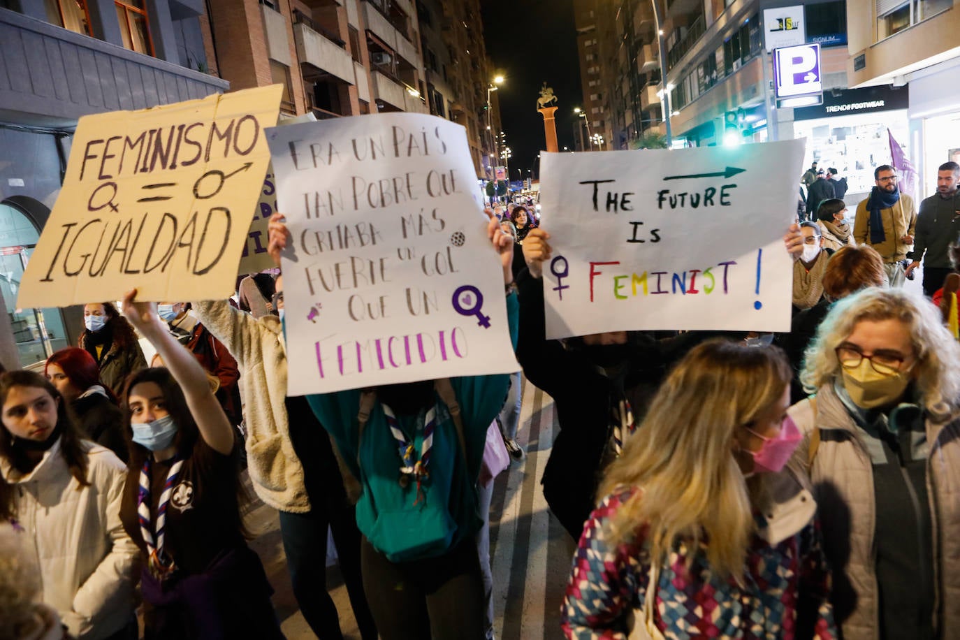Fotos: La marcha del 8M en Lorca, en imágenes