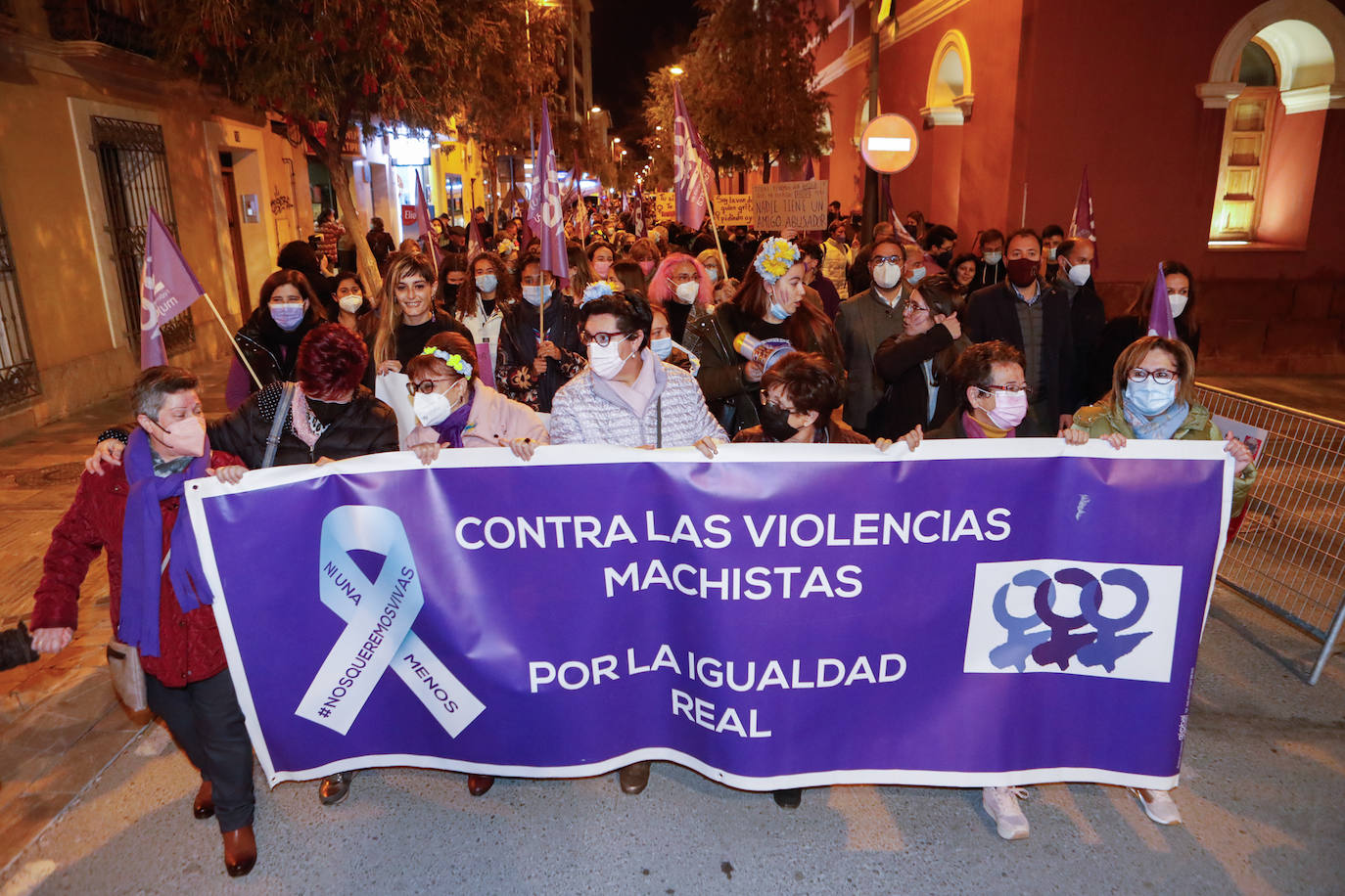 Fotos: La marcha del 8M en Lorca, en imágenes