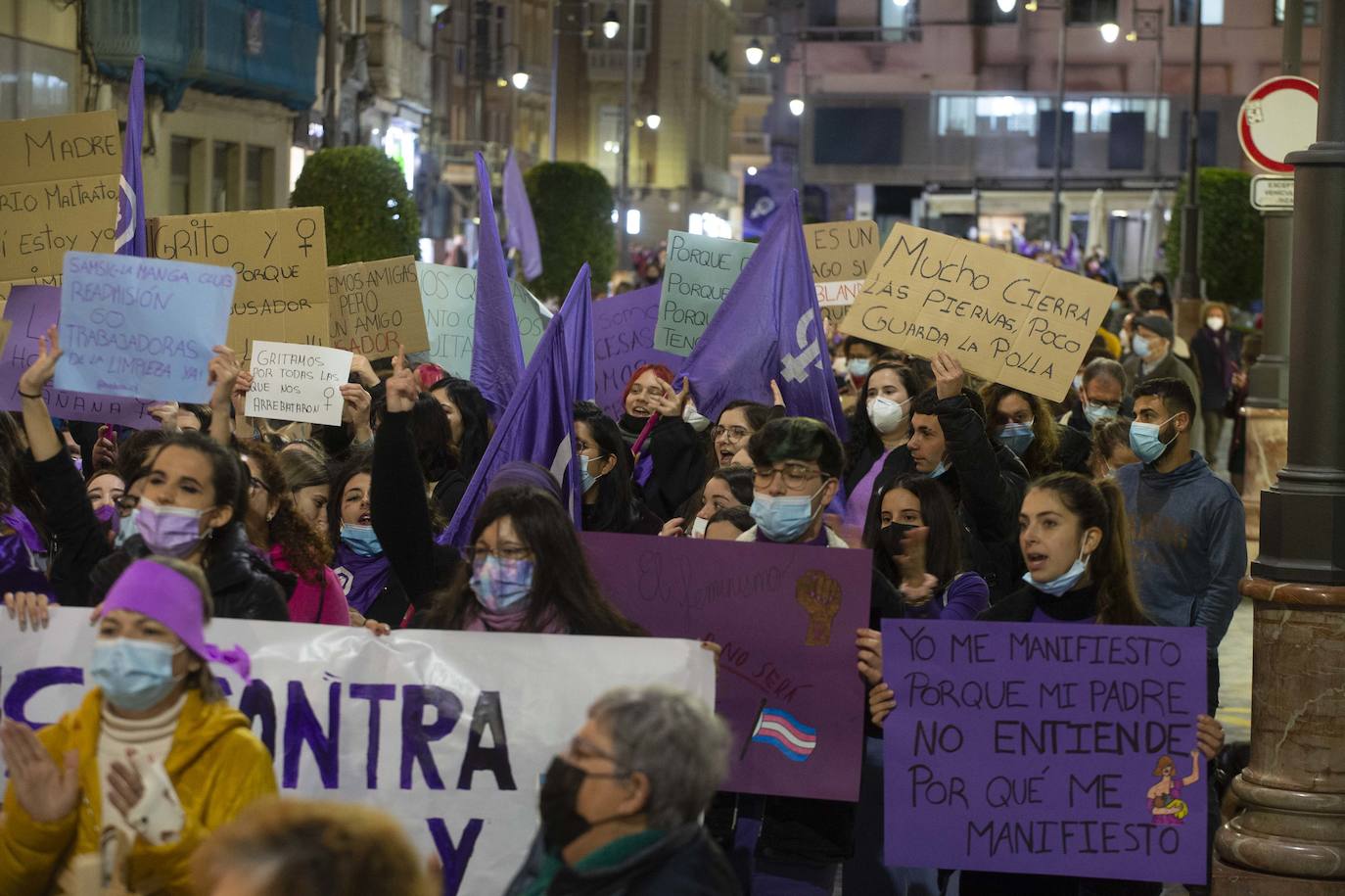 Fotos: Las mujeres se manifiestan en Cartagena
