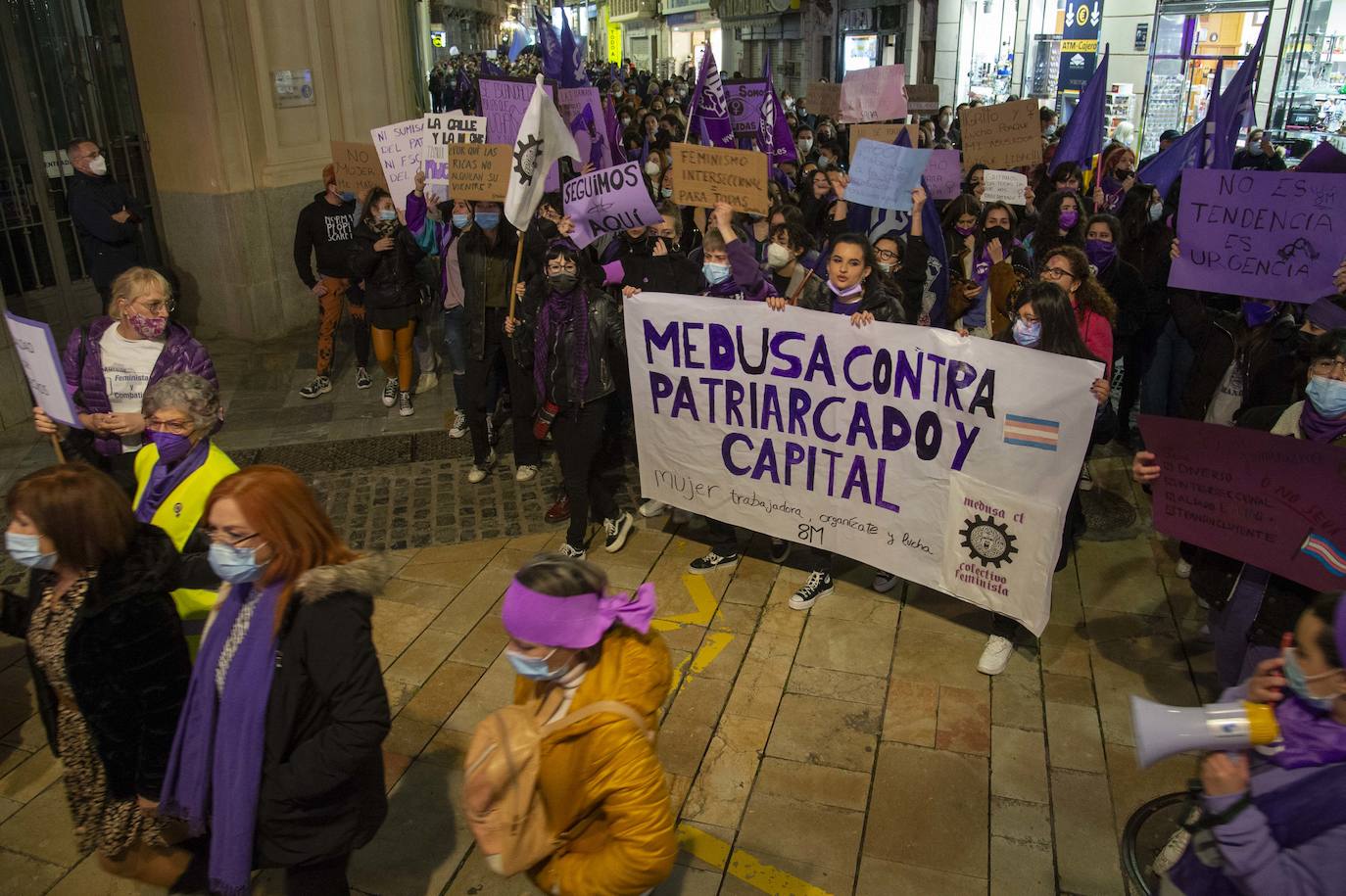 Fotos: Las mujeres se manifiestan en Cartagena