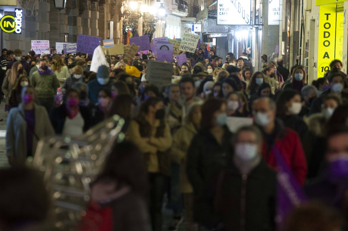Fotos: Las mujeres se manifiestan en Cartagena