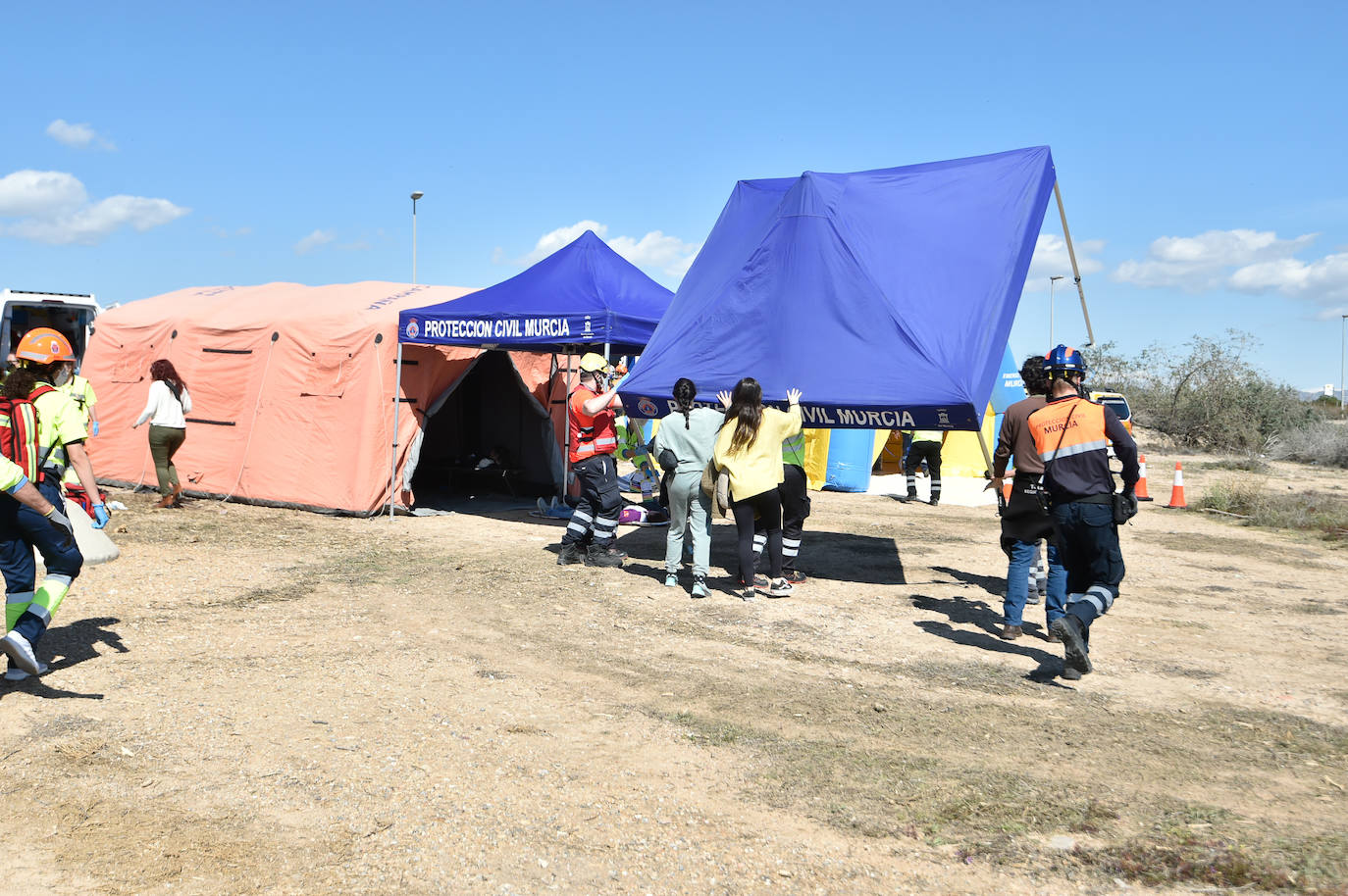 Fotos: Simulacro de accidente aéreo en Corvera para coordinar los servicios implicados en la emergencia