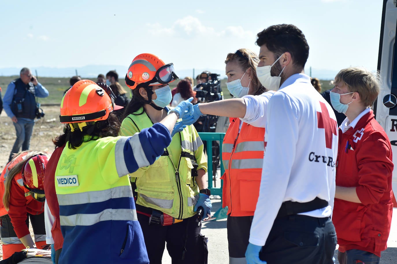 Fotos: Simulacro de accidente aéreo en Corvera para coordinar los servicios implicados en la emergencia