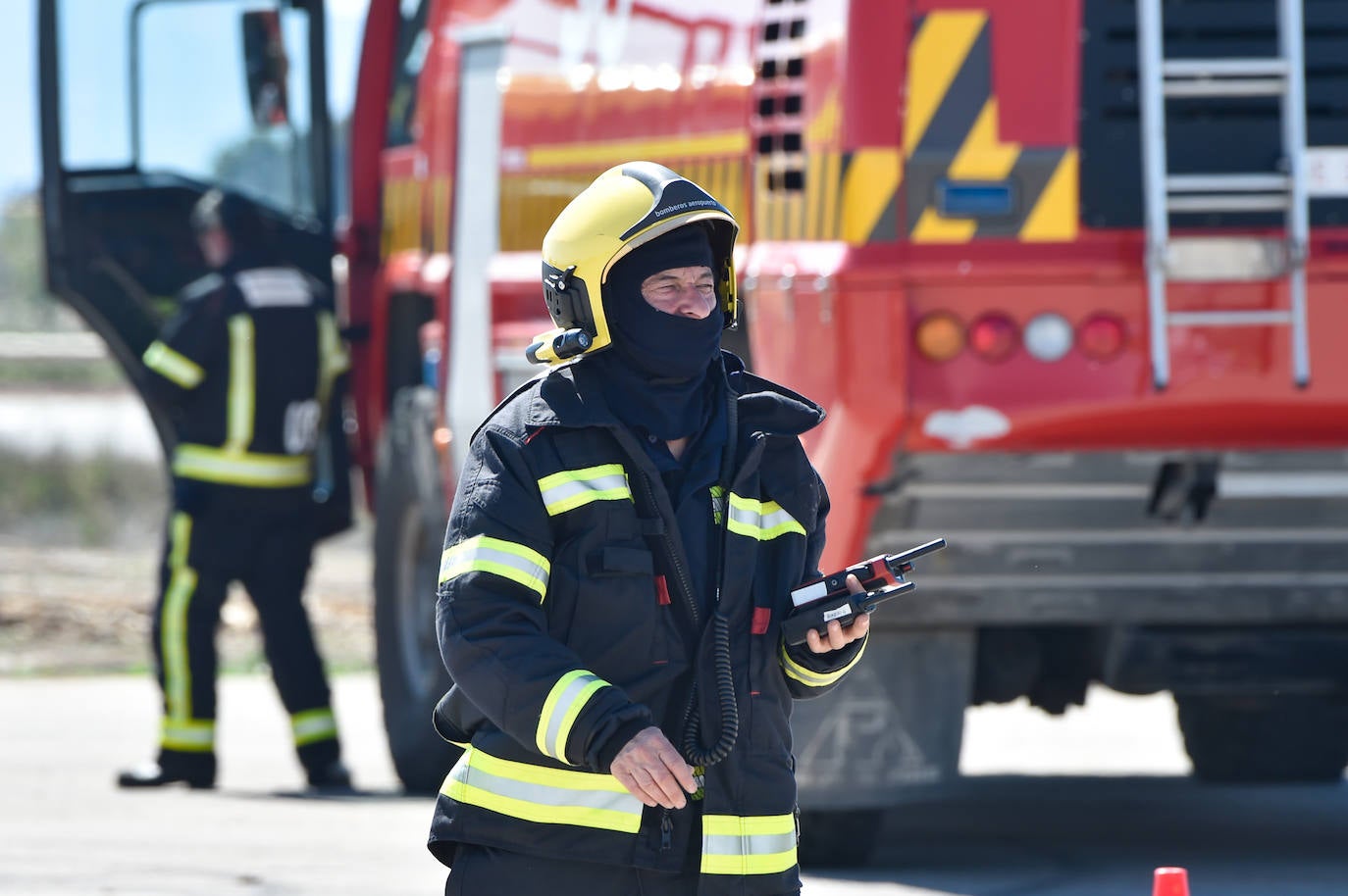 Fotos: Simulacro de accidente aéreo en Corvera para coordinar los servicios implicados en la emergencia