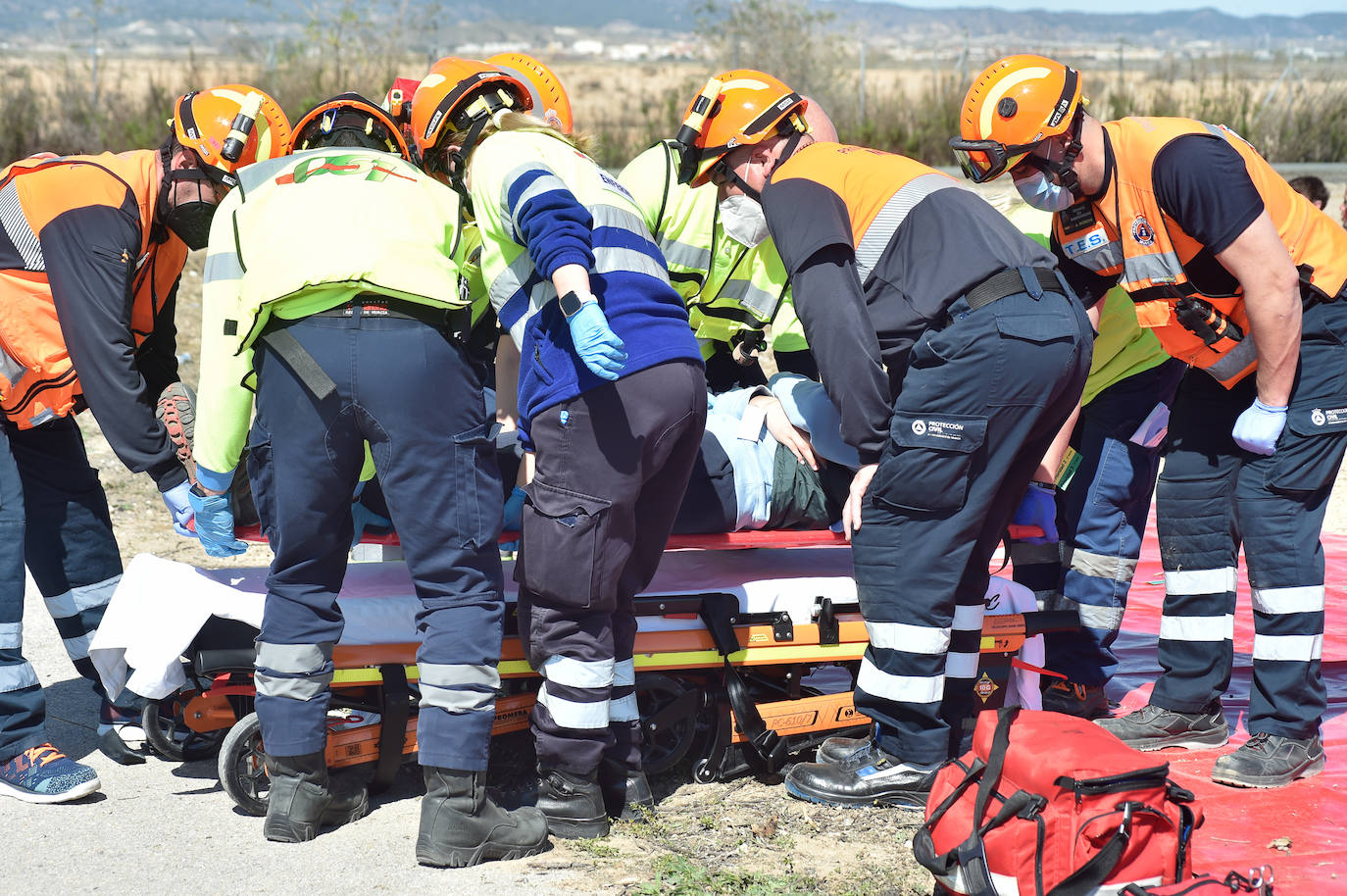 Fotos: Simulacro de accidente aéreo en Corvera para coordinar los servicios implicados en la emergencia