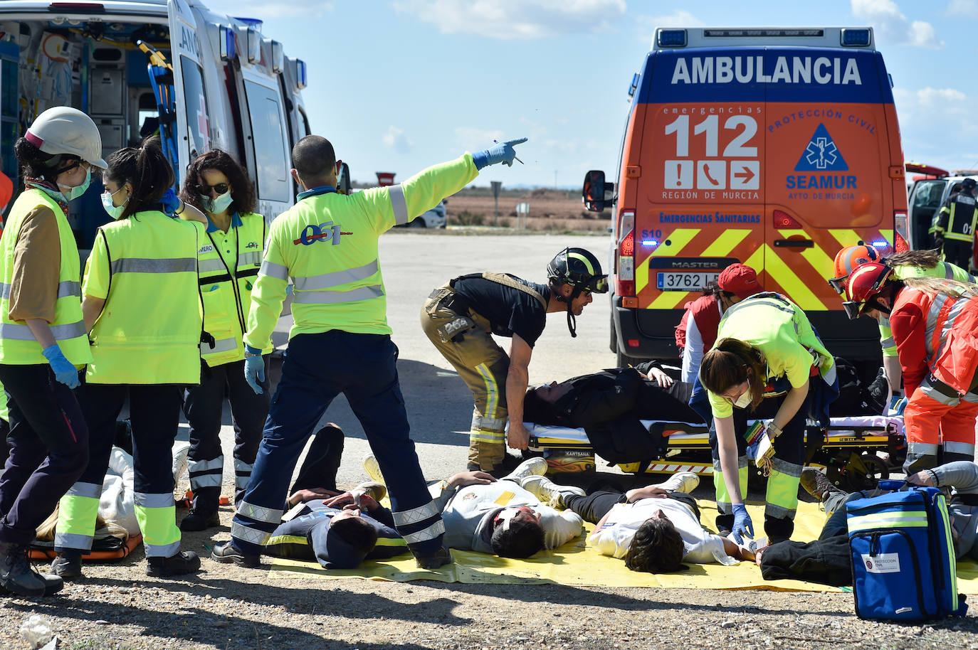 Fotos: Simulacro de accidente aéreo en Corvera para coordinar los servicios implicados en la emergencia