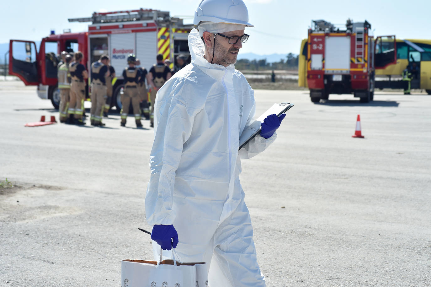 Fotos: Simulacro de accidente aéreo en Corvera para coordinar los servicios implicados en la emergencia