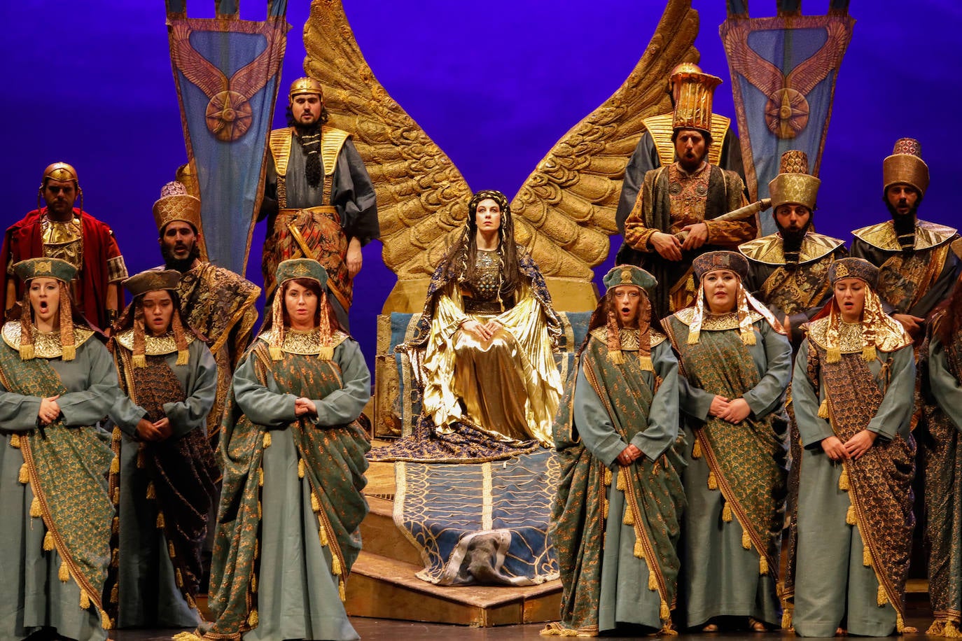 Fotos: Homenaje a Ucrania en el aniversario de &#039;Nabucco&#039; en el teatro Guerra de Lorca