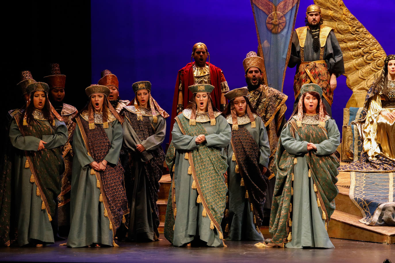 Fotos: Homenaje a Ucrania en el aniversario de &#039;Nabucco&#039; en el teatro Guerra de Lorca