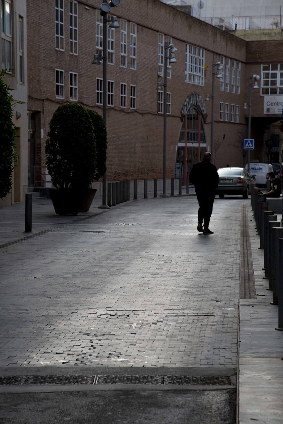 Fotos: Arrecian las quejas por los desperfectos en el pavimento de decenas de calles y plazas de Cartagena
