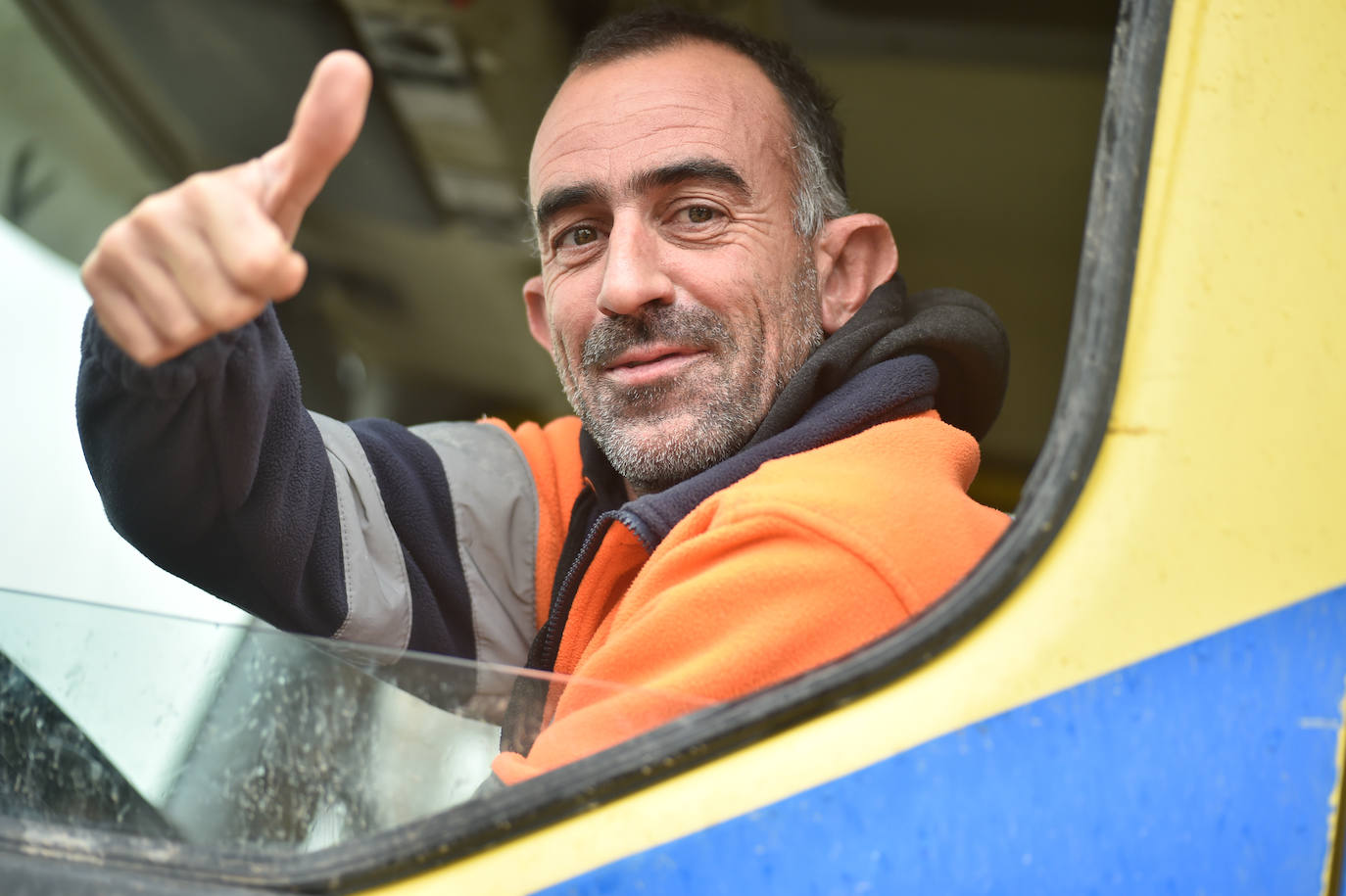 Fotos: El centro de Murcia se llena de camiones por la huelga de transporte