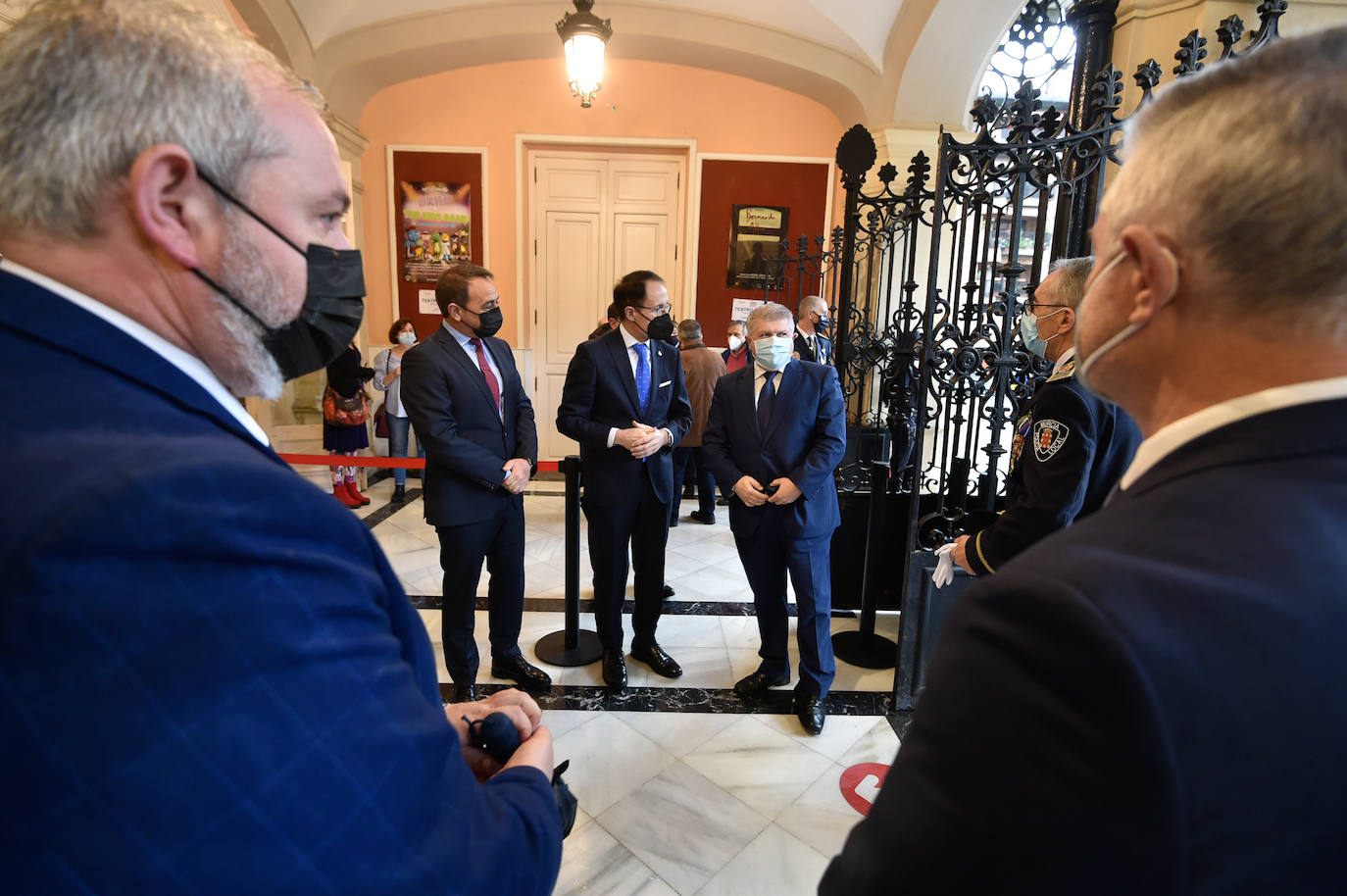 Fotos: Acto institucional del Día de San Patricio en el Teatro Romea de Murcia