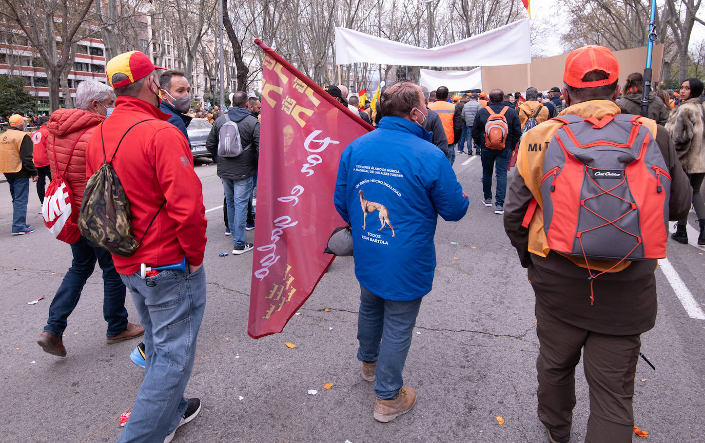 Fotos: Agricultores, ganaderos y cazadores murcianos participan en la manifestación de Madrid
