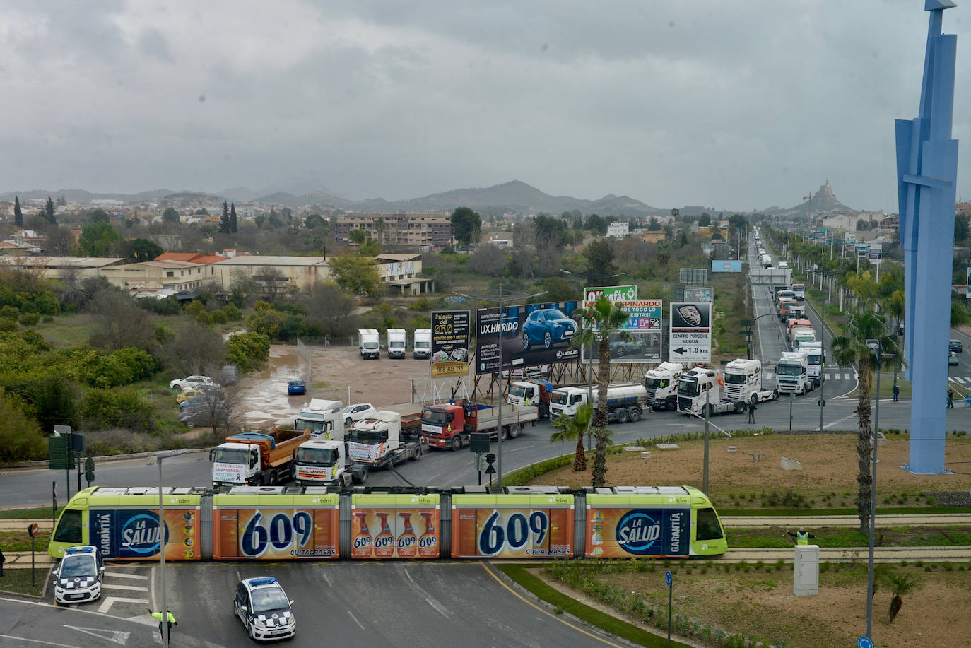 Fotos: Centenares de camioneros colapsan el Tráfico en Murcia, en imágenes