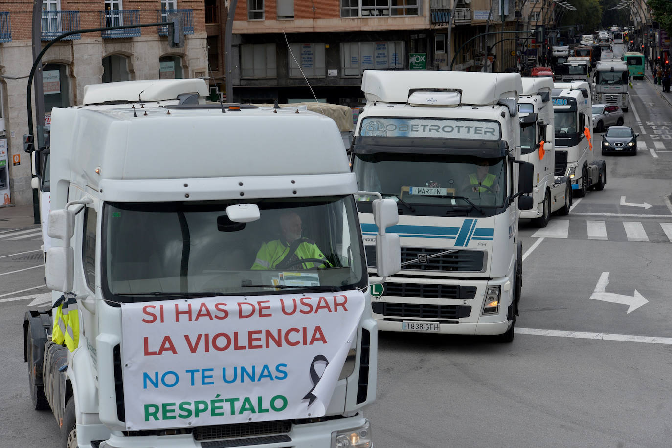 Fotos: Centenares de camioneros colapsan el Tráfico en Murcia, en imágenes