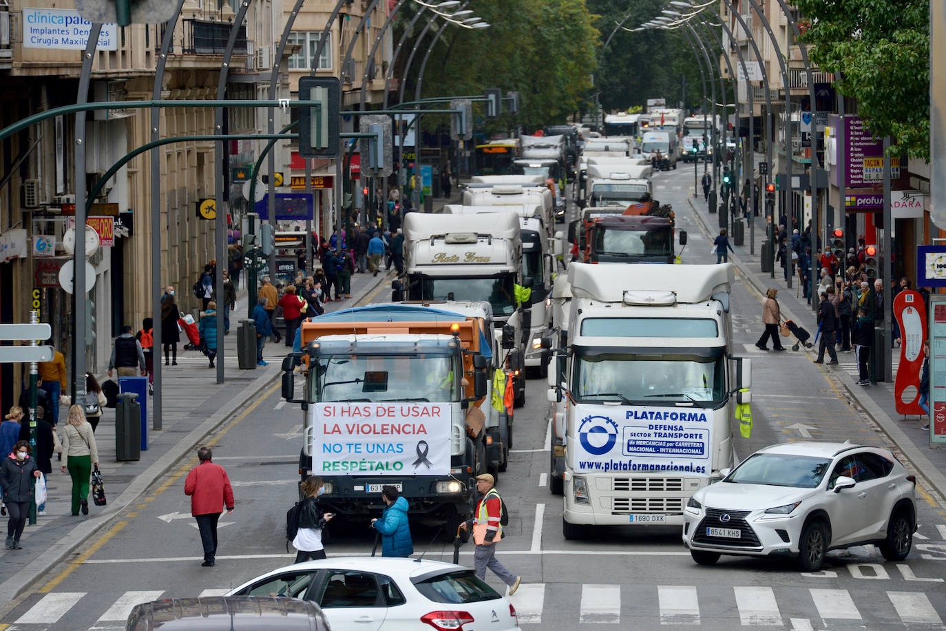 Fotos: Centenares de camioneros colapsan el Tráfico en Murcia, en imágenes