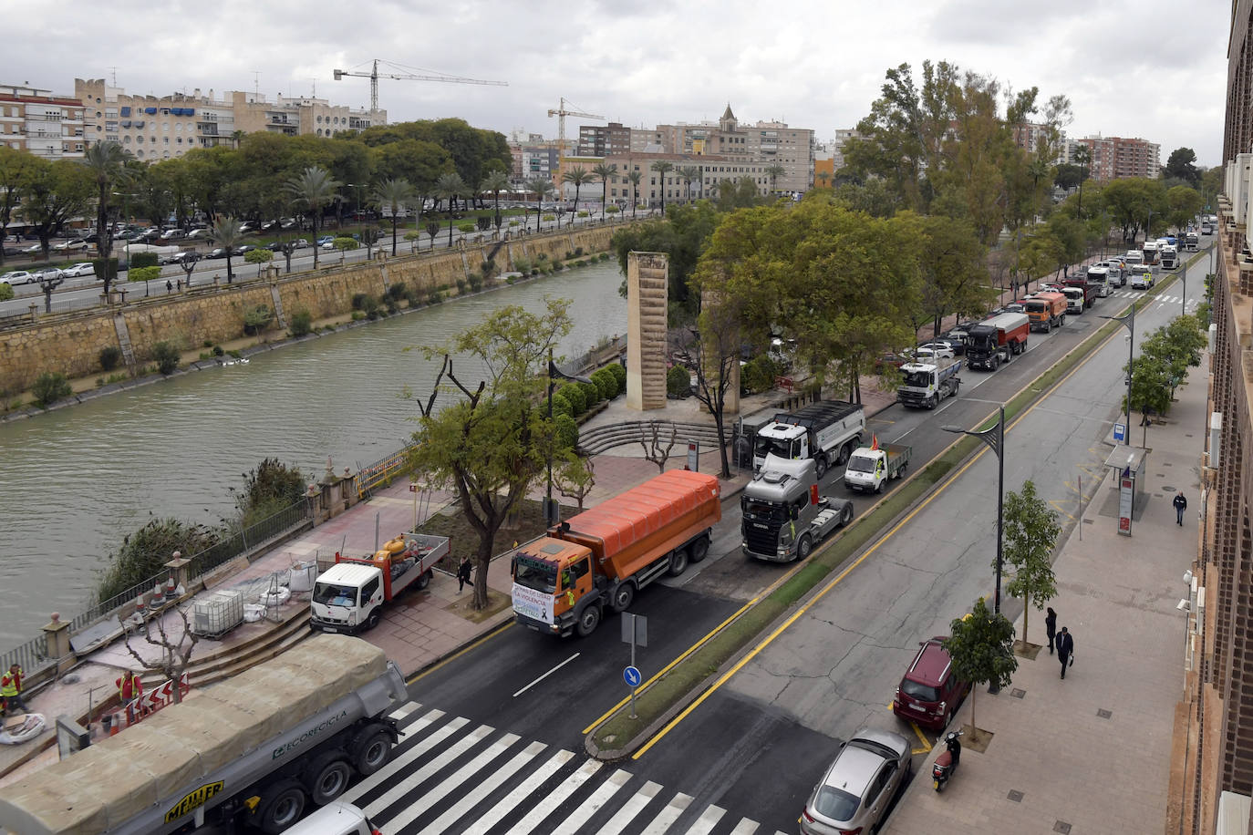Fotos: Centenares de camioneros colapsan el Tráfico en Murcia, en imágenes