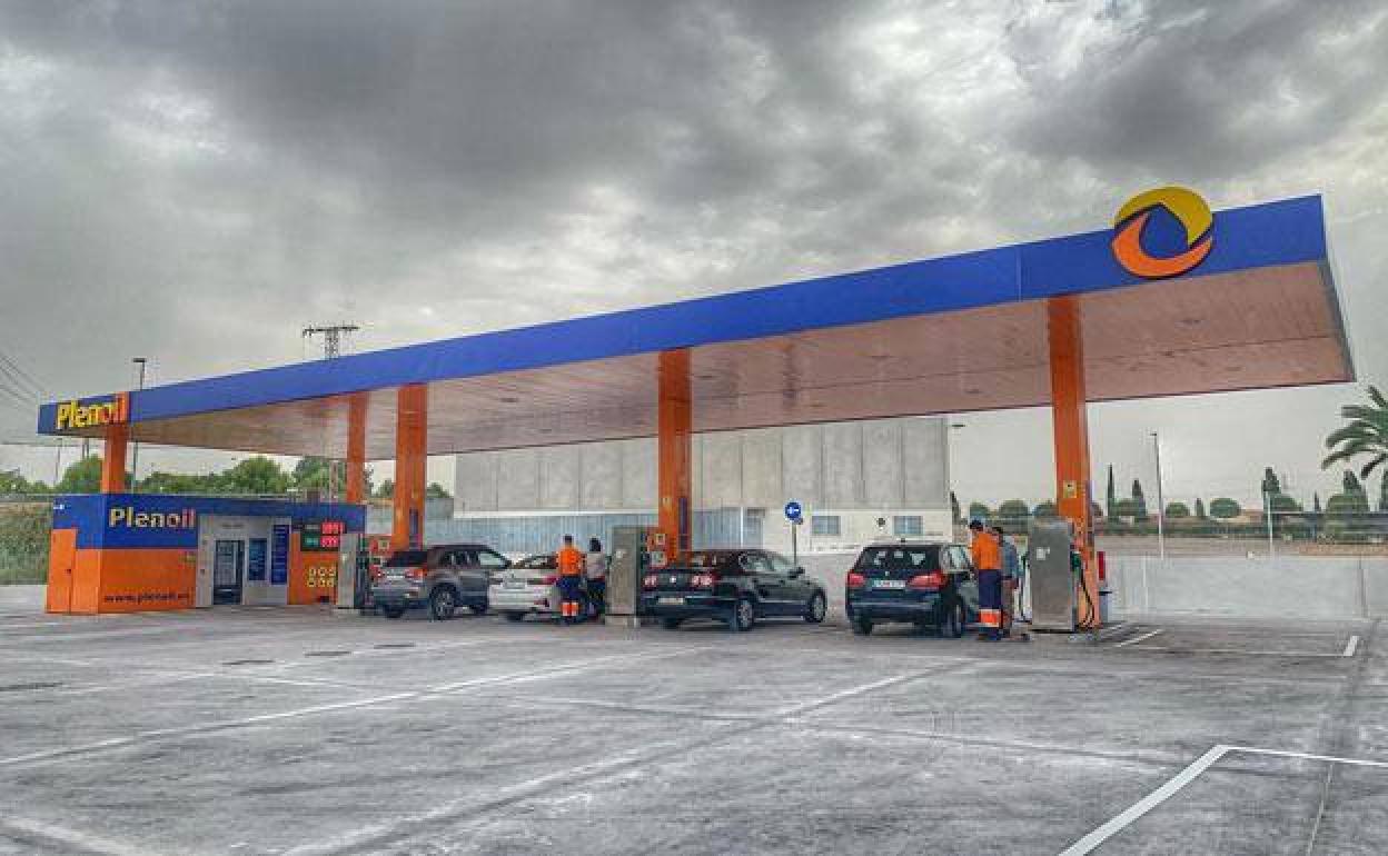 Plenoil restablece el servicio en las dos gasolineras en la Región de  Murcia que habían cerrado por falta de combustible | La Verdad