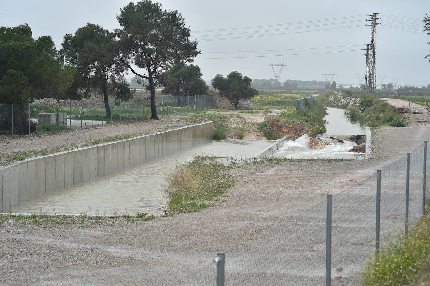 Fotos: La lluvia provoca desprendimientos, caminos inundados y carreteras cortadas en varios puntos de la Región
