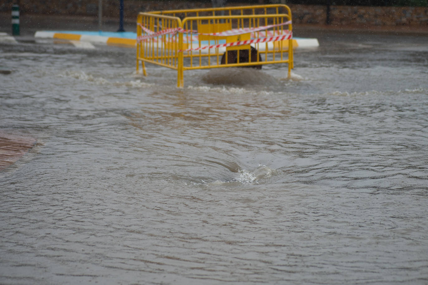 Fotos: La lluvia provoca desprendimientos, caminos inundados y carreteras cortadas en varios puntos de la Región