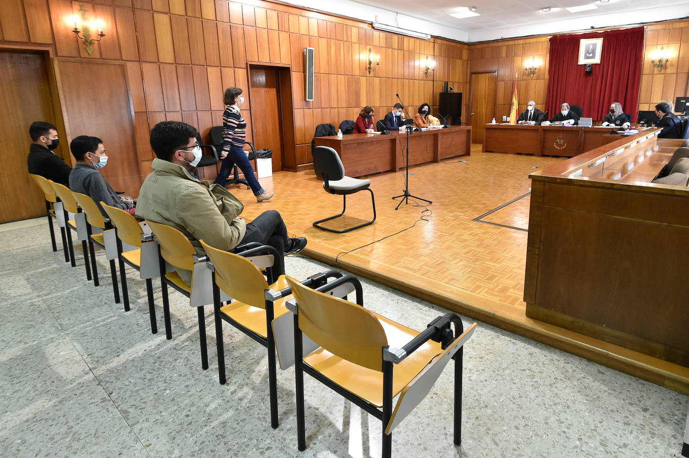 Fotos: Arranca el juicio contra los jóvenes acusados de causar daños en las vías del tren a su paso por Murcia