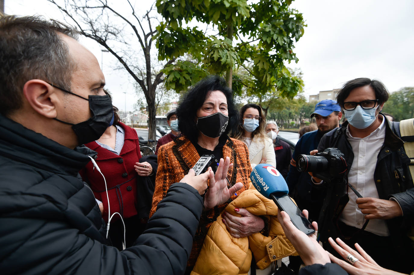 Fotos: Arranca el juicio contra los jóvenes acusados de causar daños en las vías del tren a su paso por Murcia