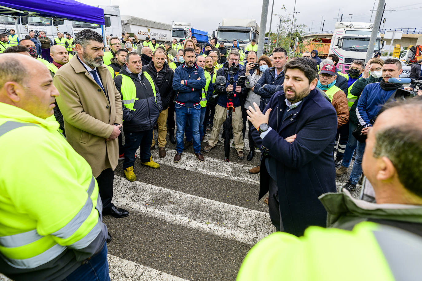Fotos: Miras respalda a los transportistas y pide bajar el precio del combustible