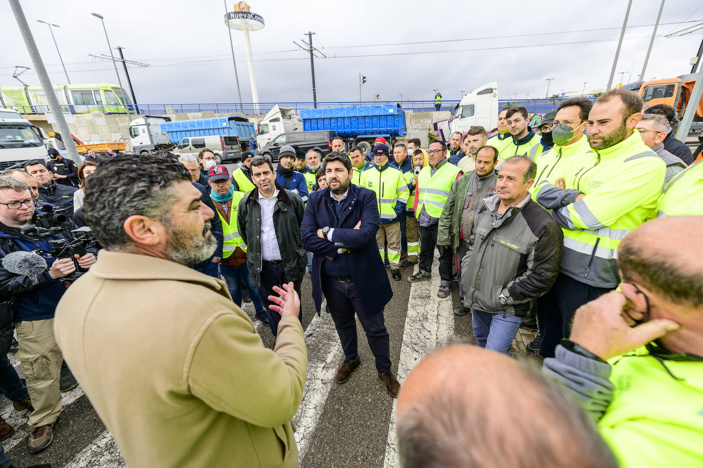 Fotos: Miras respalda a los transportistas y pide bajar el precio del combustible